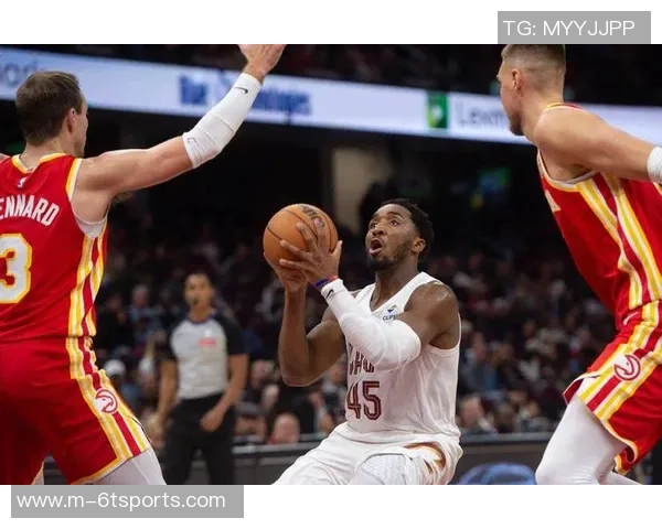 米切尔首节火力全开6投5中三分3中3独揽13分助攻抢断齐飞