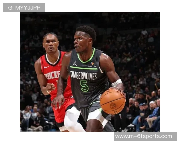 爱德华兹称赞克拉克表现出色称其提升球队整体防守能力